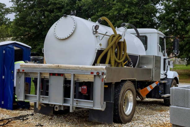 Best Portable restroom trailer rental  in Jeffersonville, KY
